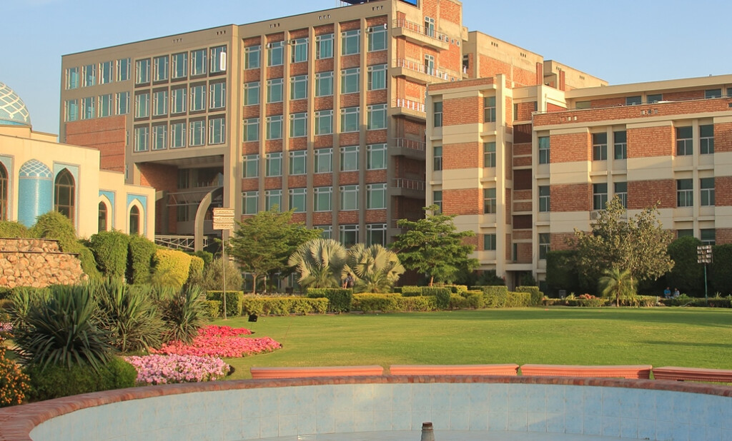The University Of Lahore Admission Fall Session We Help You